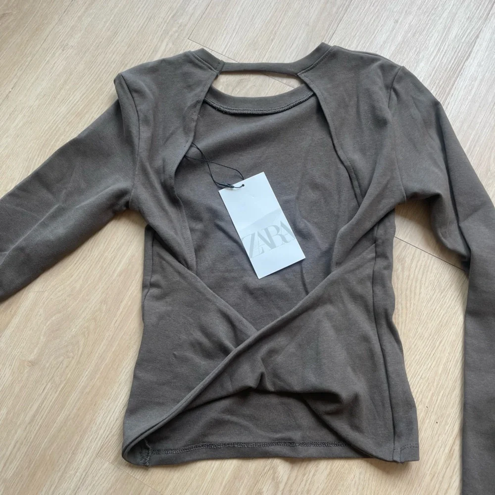 Zara Backless Long sleeve - Picture 3 of 4